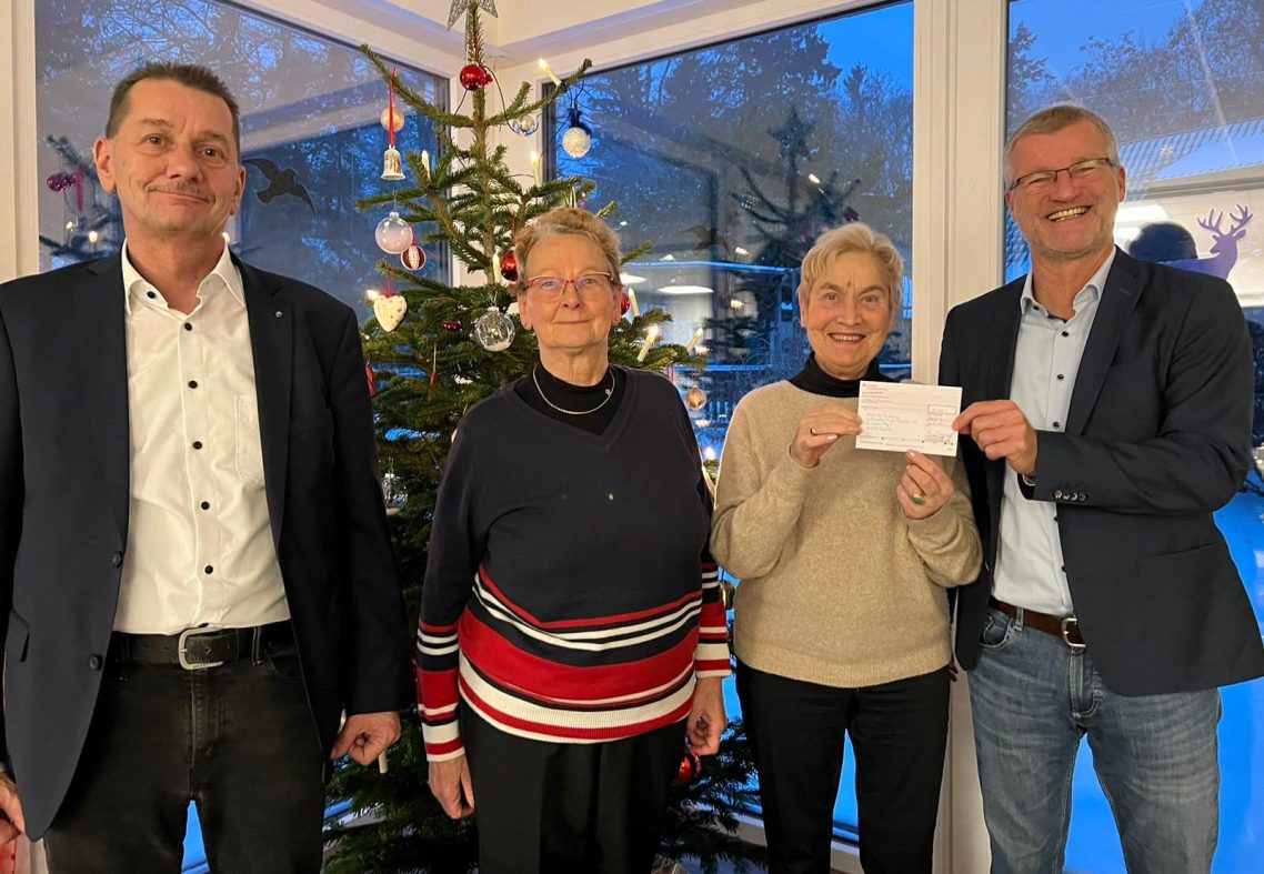 v.l.n.r. Barbara Kayser, Prof. Dr. Peter Clemens und Manuela Hinz